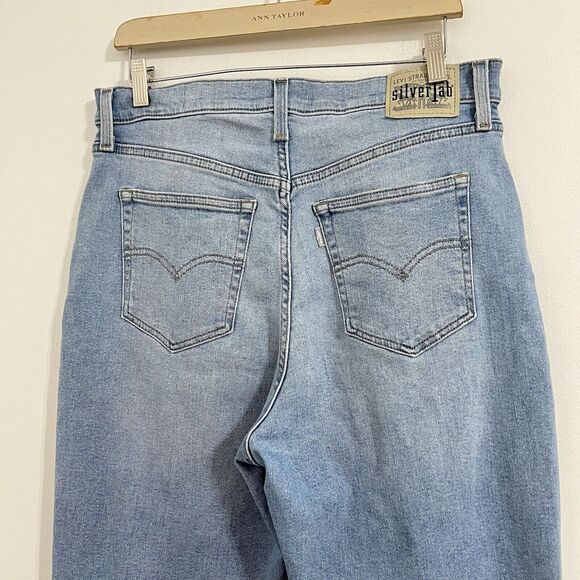 Levis Silvertab Mom Jeans Womens Size 31 Blue Denim Distressed High Rise Stretch - Picture 4 of 9